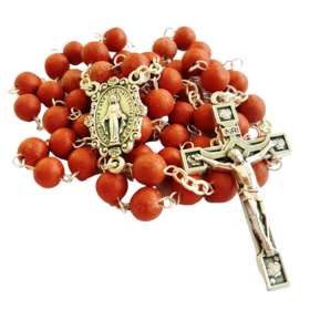 Rosary made of real rose petals (Le chapelet)